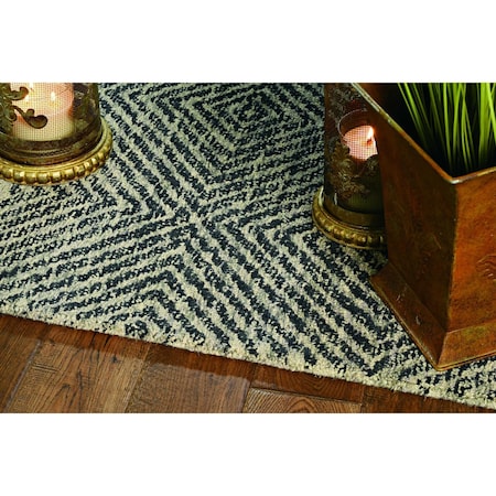 Homeroots 60 x 84 in. Grey or Black Wool Rug 374735